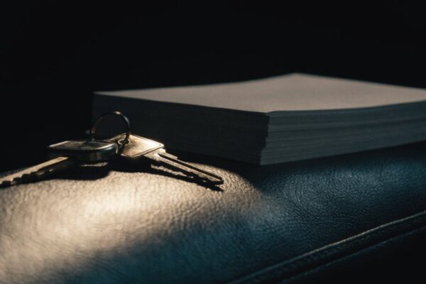 Relevé d’information assurance auto : l’obtenir, le lire, le corriger